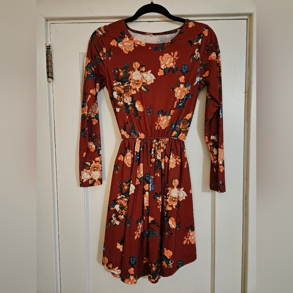 Source Unknown Dresses & Skirts - Long Sleeve Elastic gathered waist dress Size Small